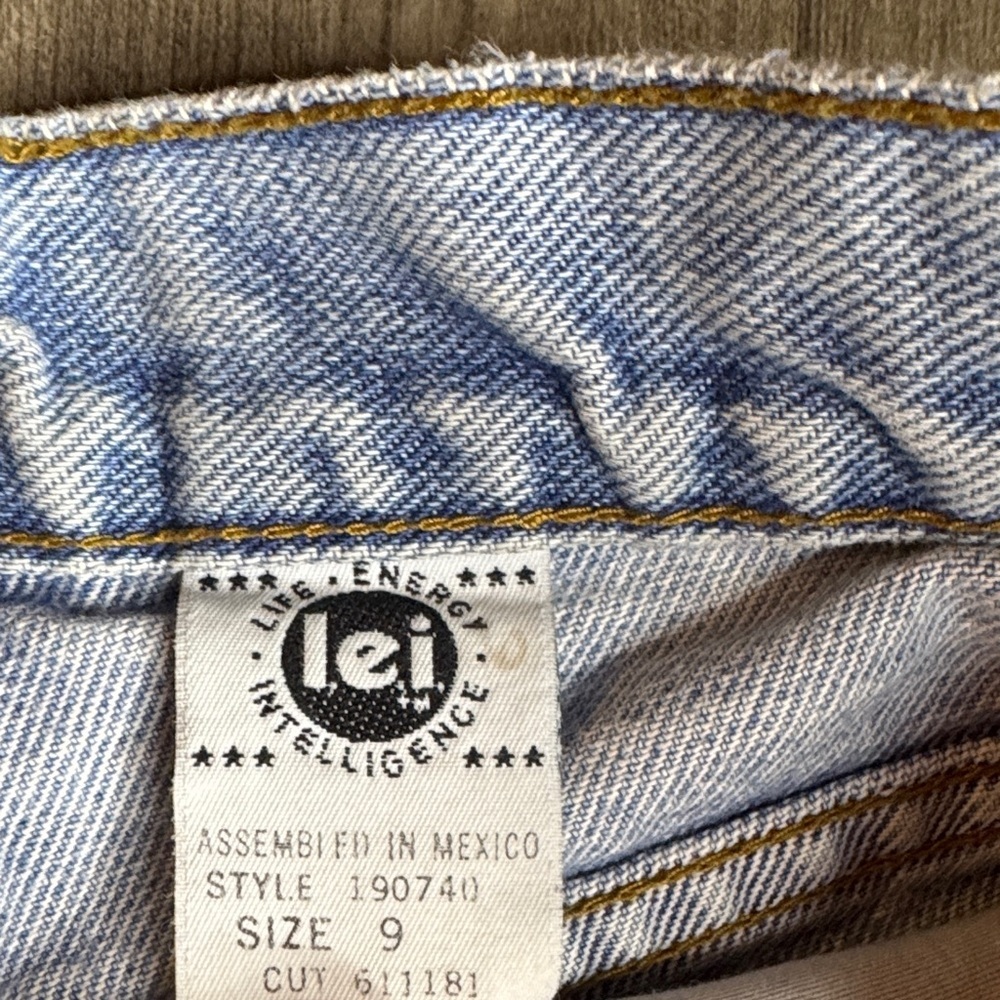 90’s Y2K LEI Light Blue Button Fly Jean Shorts for Women - Picture 2 of 5